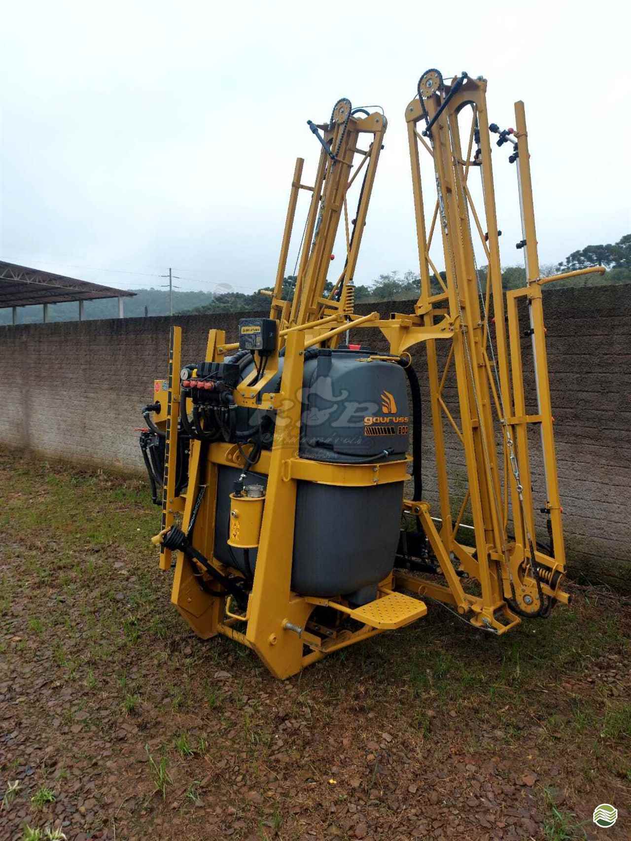 PULVERIZADOR GAURUS GA 800 Acoplado Hidráulico K & B Automóveis e Tratores CASCA RIO GRANDE DO SUL RS